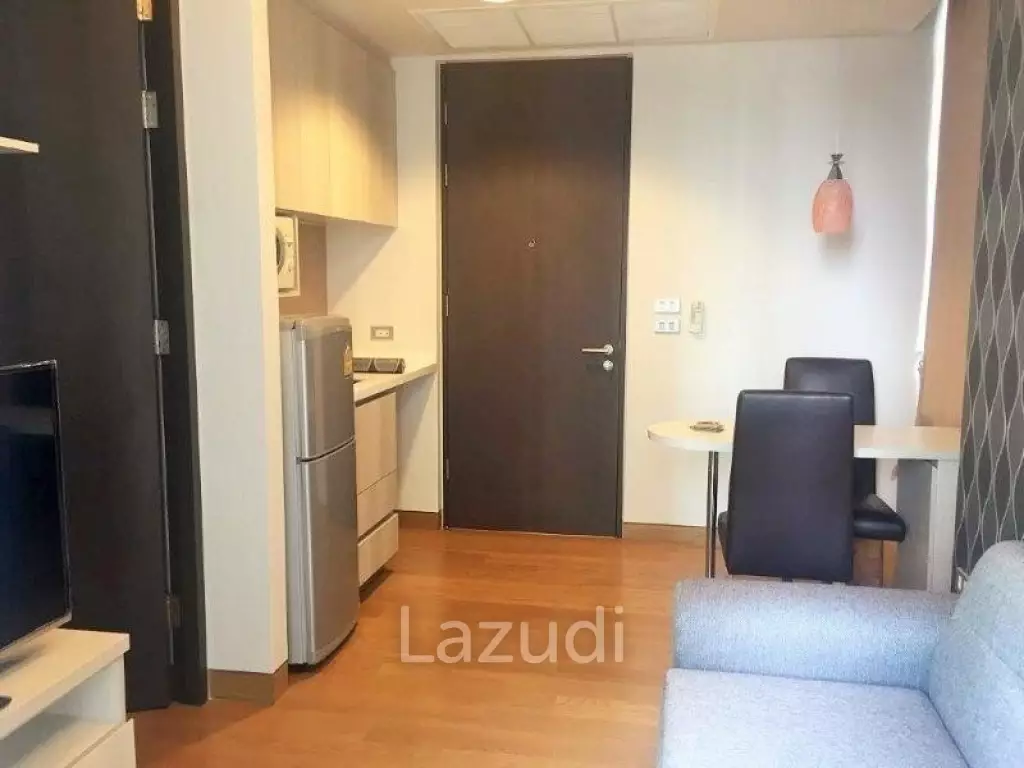 The Lumpini 24 / Condo For Sale / 1 Bedroom / 29 SQM / BTS Phrom Phong / Bangkok