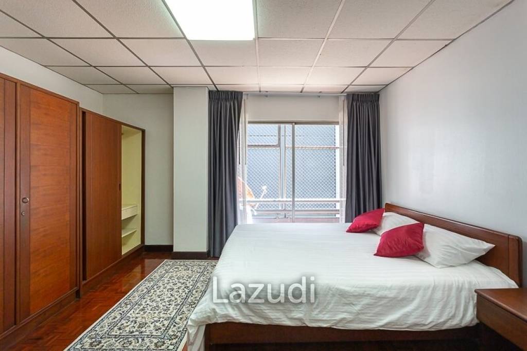 1 Bed 70 SQ.M. Prasanmit Condominium