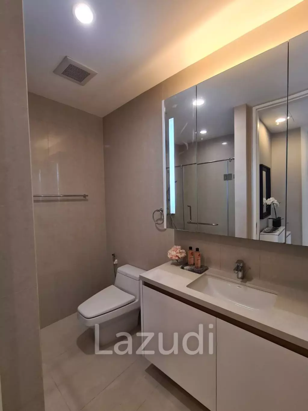 2 Bed 2 Bath 86 SQ.M. Q Langsuan Condo
