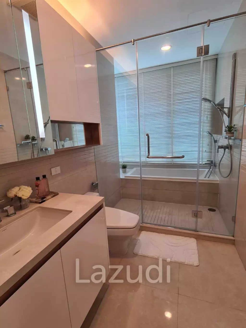 2 Bed 2 Bath 86 SQ.M. Q Langsuan Condo