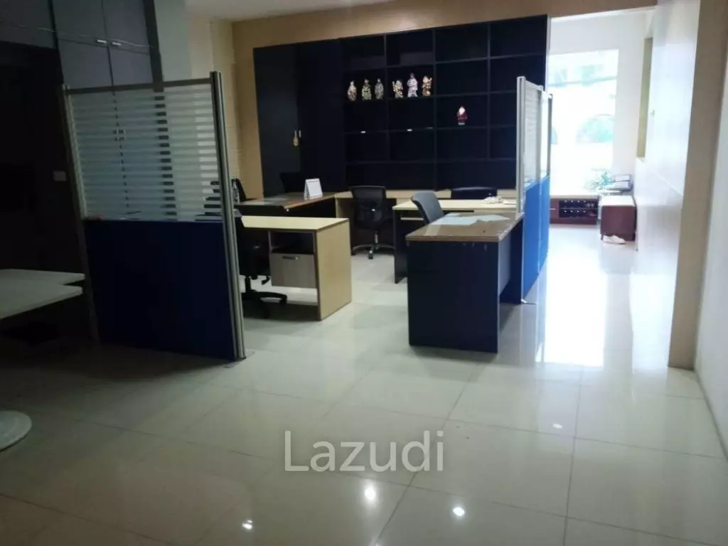3 Bedroom 242 SQ.M Town House Grand De Ville