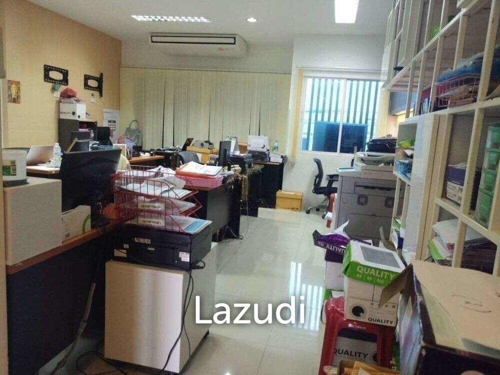 3 Bedroom 242 SQ.M Town House Grand De Ville
