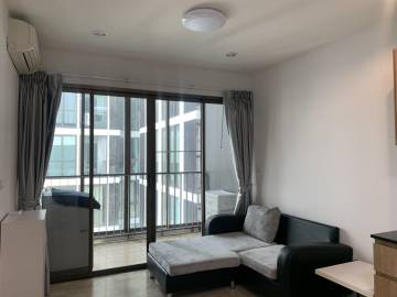 For sale, next to BTS, just 1 minute walk to Ideo Sathorn-Taksin condo.