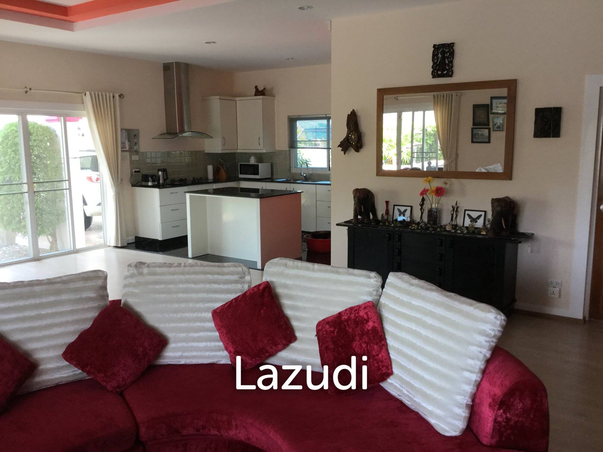 Pool villa on large corner plot set in tropical gardens. Pool villa on large corner plot set in tropical gardens.