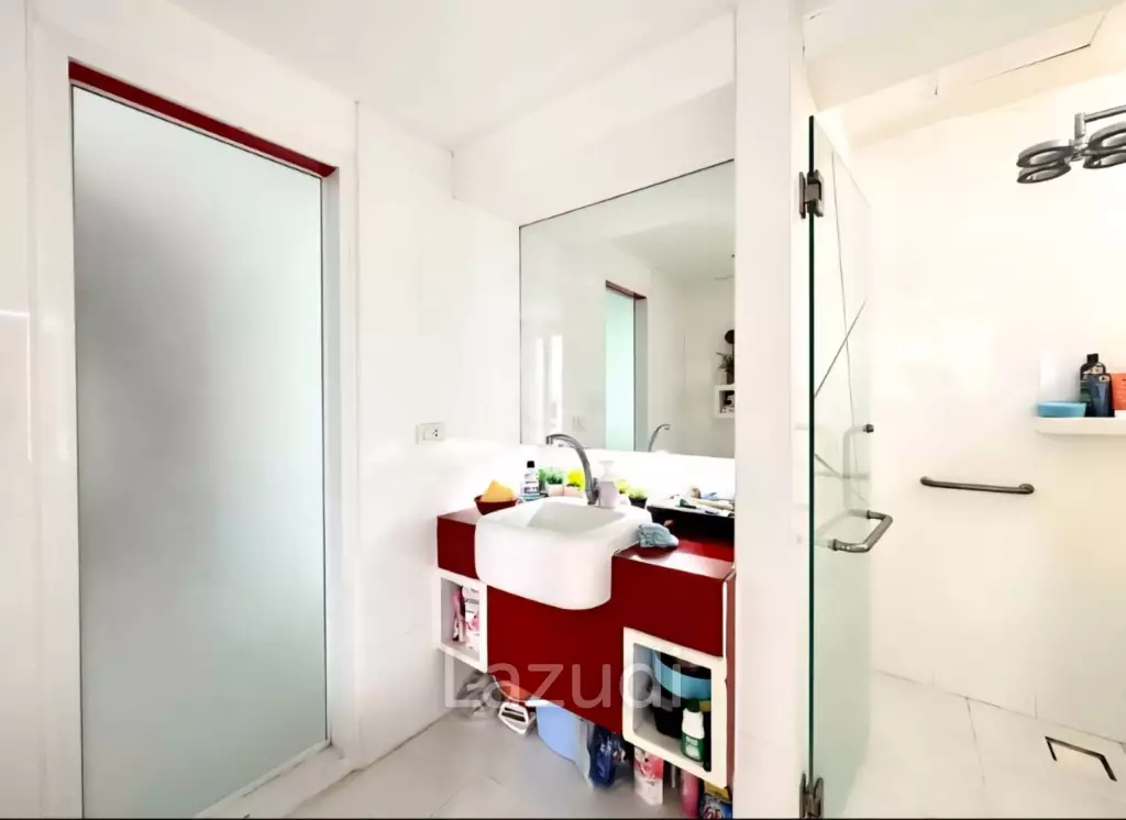 HIN NAM SAI SUAY : Seaview studio condo for sale