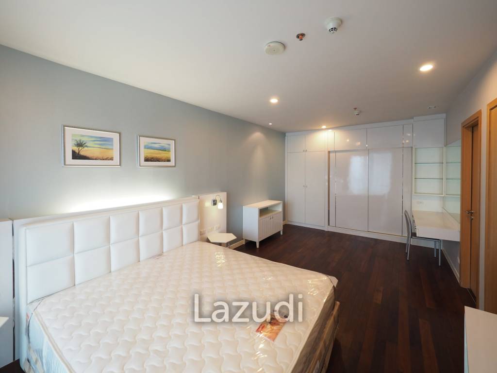 2 Bed 92.90 SQ.M. Circle Condominium