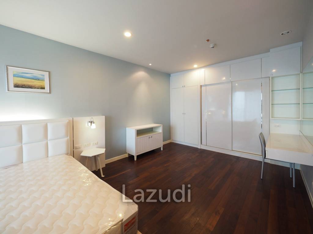 2 Bed 92.90 SQ.M. Circle Condominium
