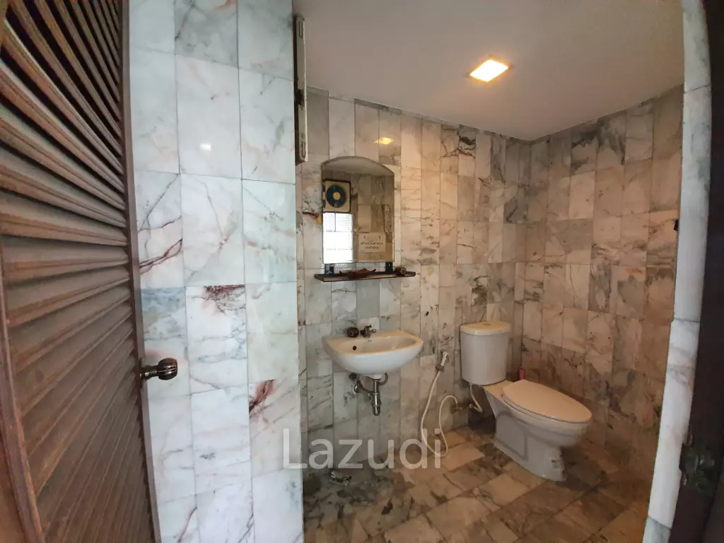 2 Bed 138.81 SQ.M. ITF Silom Palace