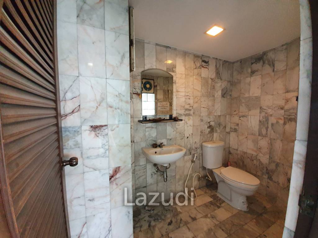 2 Bed 138.81 SQ.M. ITF Silom Palace
