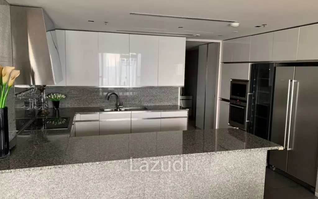 3 Bed 4 Bath 196 SQ.M The Met Condominium