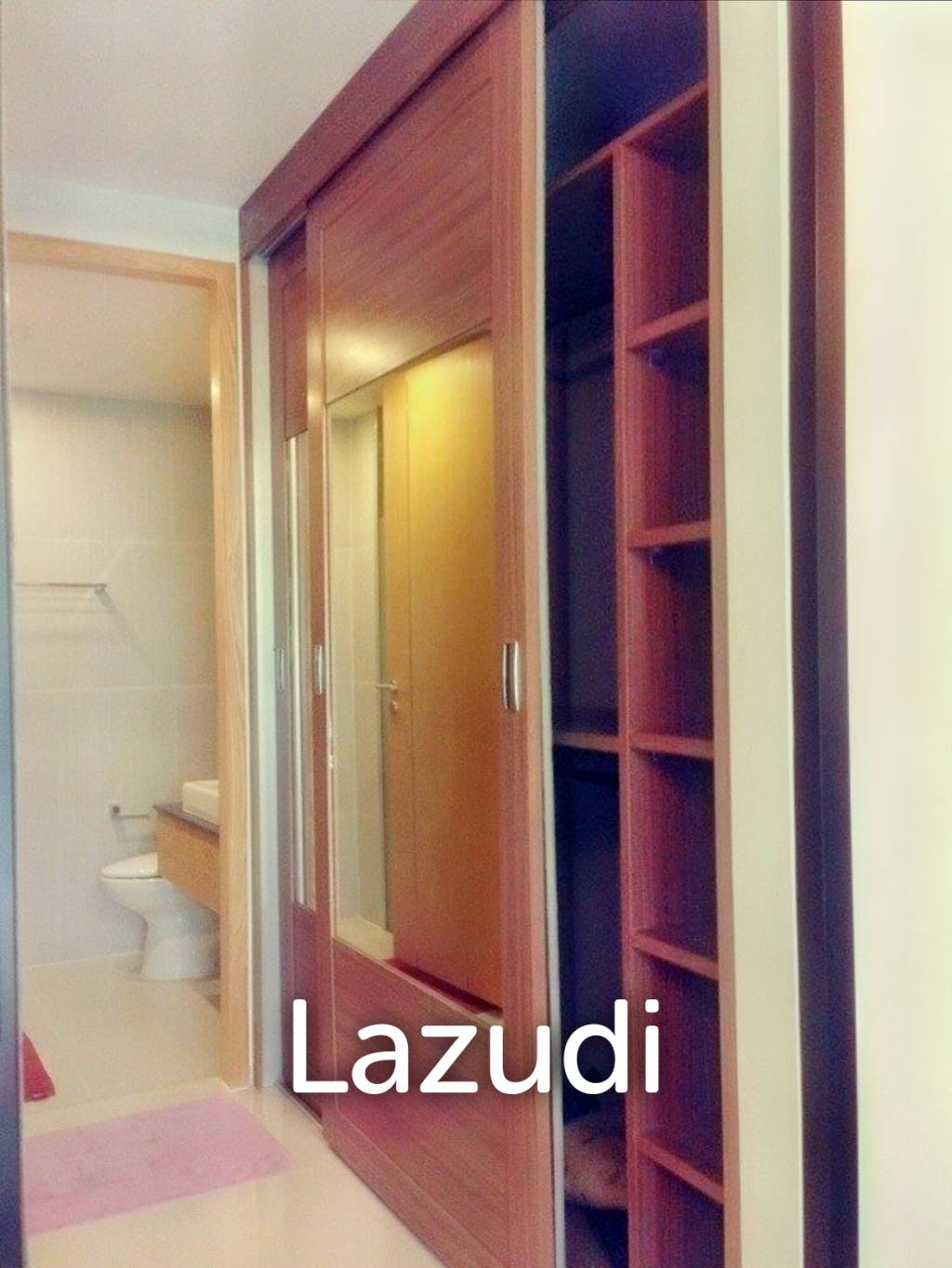 1 Bed 1 Bath 32 SQ.M. SOCIO Ruamrudee