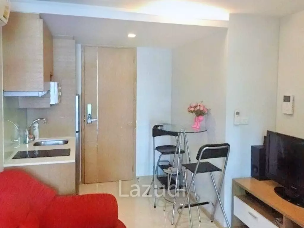 1 Bed 1 Bath 32 SQ.M. SOCIO Ruamrudee