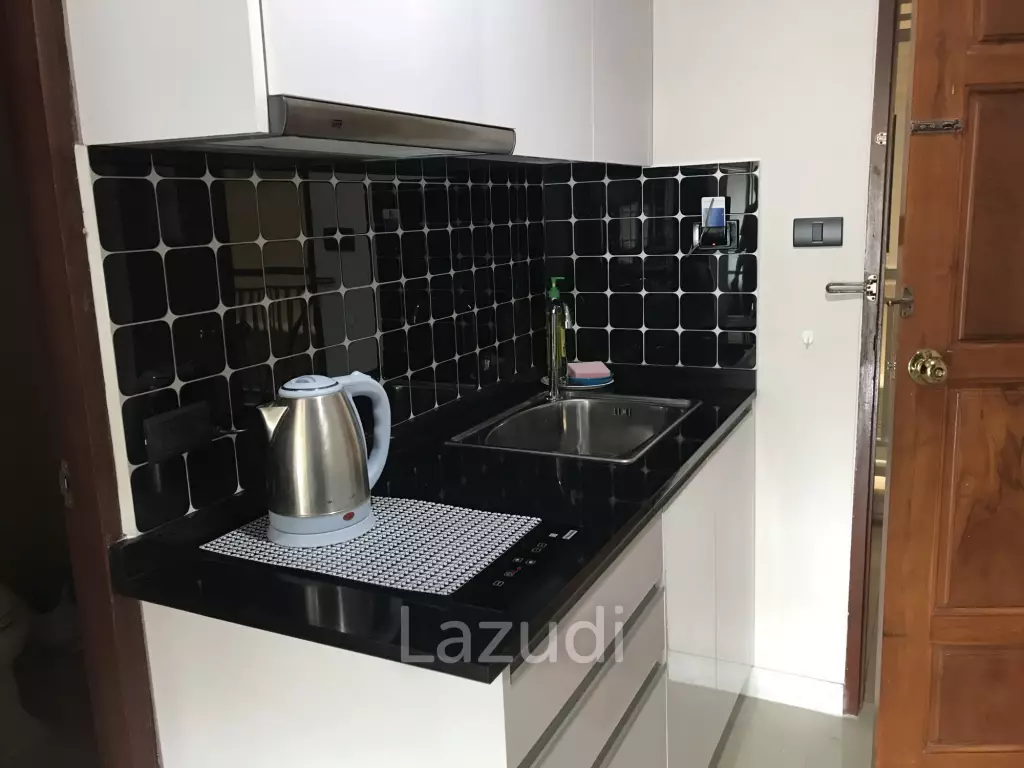 Modern and bright 1 bedroom unit in very central + convenient Hua Hin location