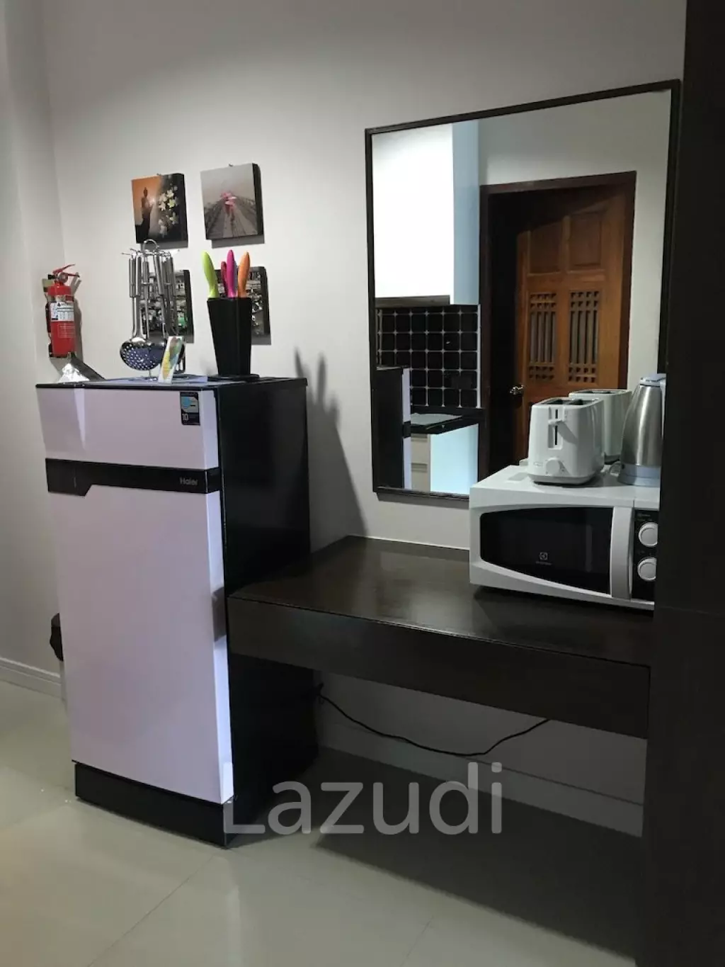 Modern and bright 1 bedroom unit in very central + convenient Hua Hin location