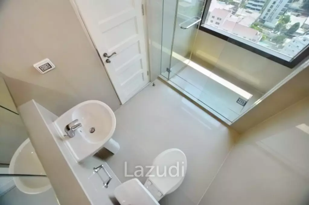 3 Bed 3 Bath 137 SQ.M. Aguston Sukhumvit 22