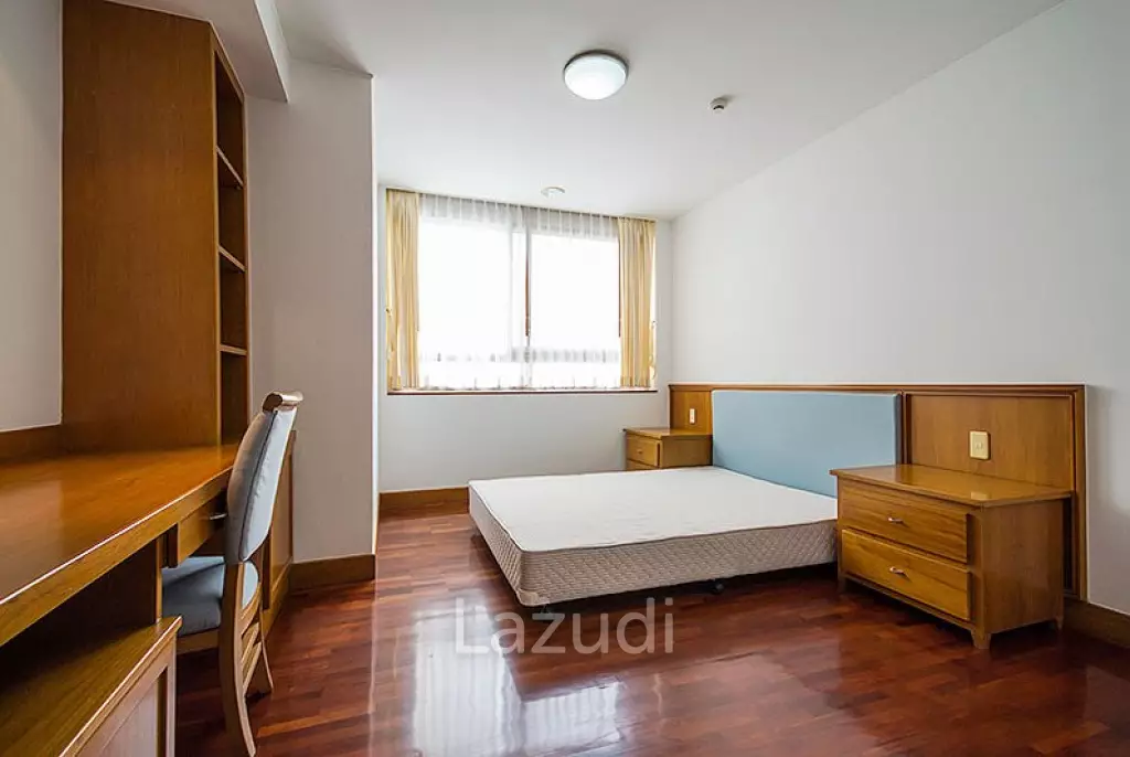 3 Bed 3 Bath 230 SQ.M Krungthep Thani Tower