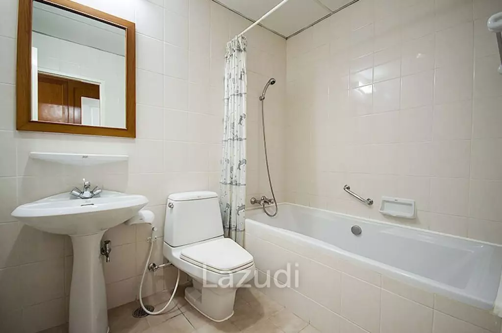 3 Bed 3 Bath 230 SQ.M Krungthep Thani Tower