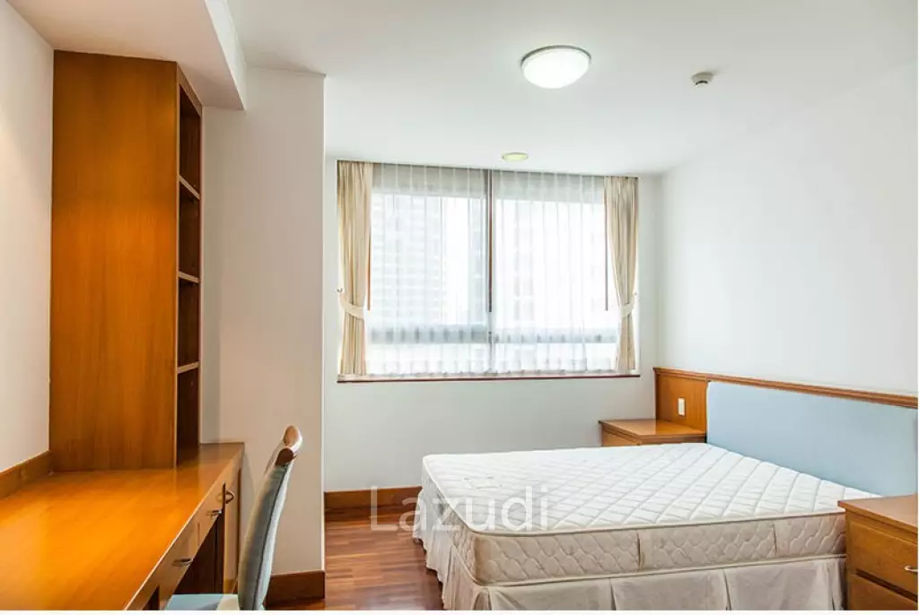 3 Bed 3 Bath 230 SQ.M Krungthep Thani Tower