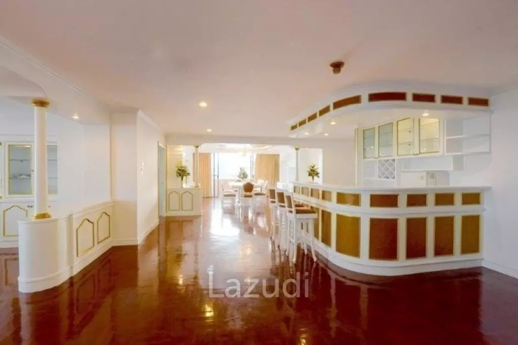 3 Bed 3 Bath 350 SQ.M at Oriental Towers