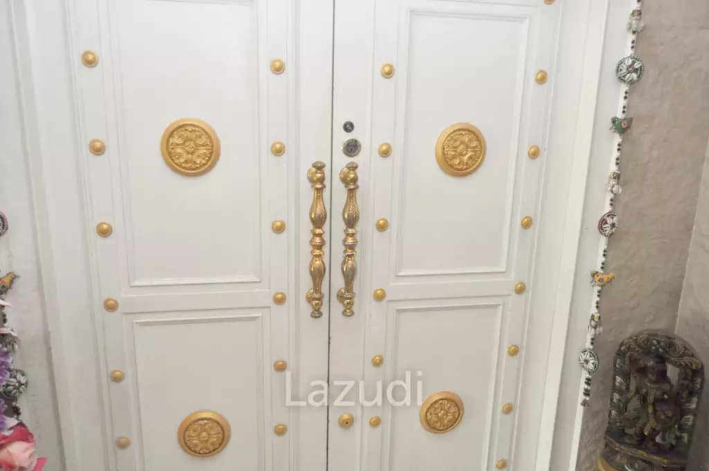 4 Bed 3 Bath 350 SQ.M Oriental Towers