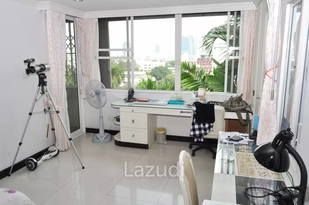 4 Bed 3 Bath 350 SQ.M Oriental Towers