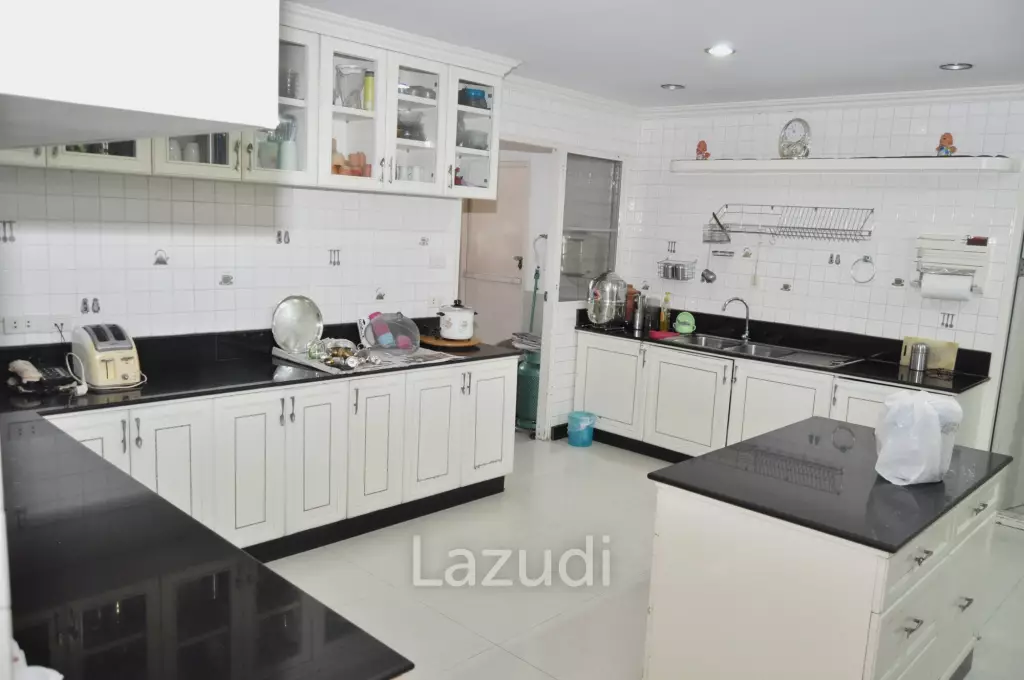 4 Bed 3 Bath 350 SQ.M Oriental Towers