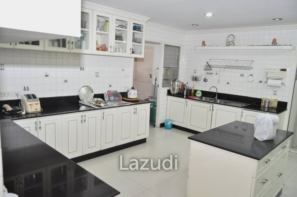 4 Bed 3 Bath 350 SQ.M Oriental Towers
