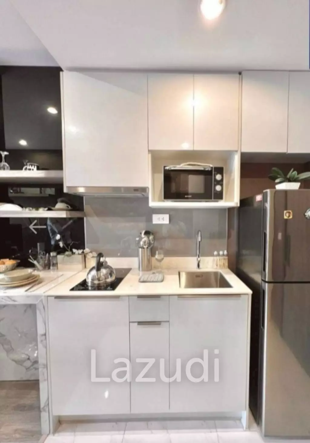 1 Bed 1 Bath 35.42 SQ.M IDEO Mobi Sukhumvit 66