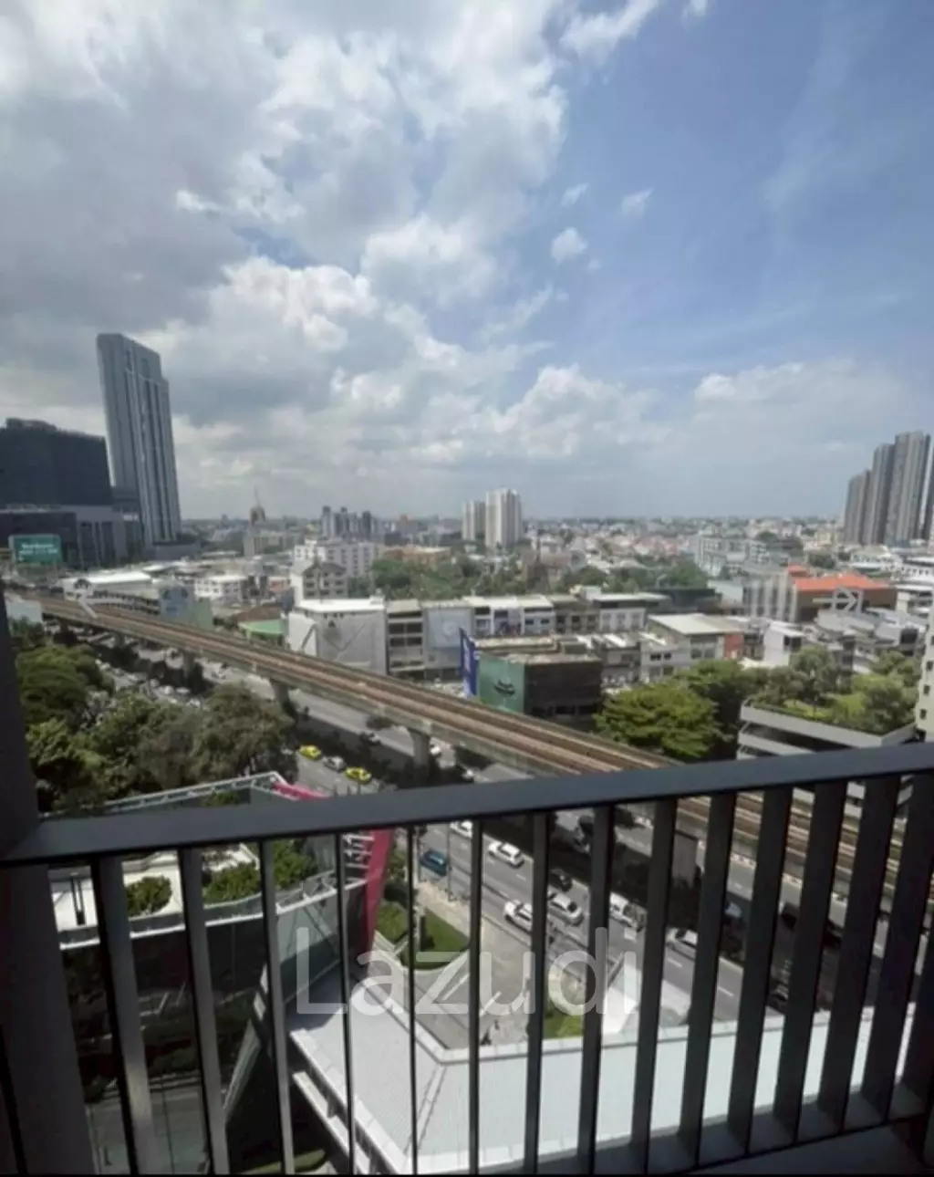 1 Bed 1 Bath 35.42 SQ.M IDEO Mobi Sukhumvit 66