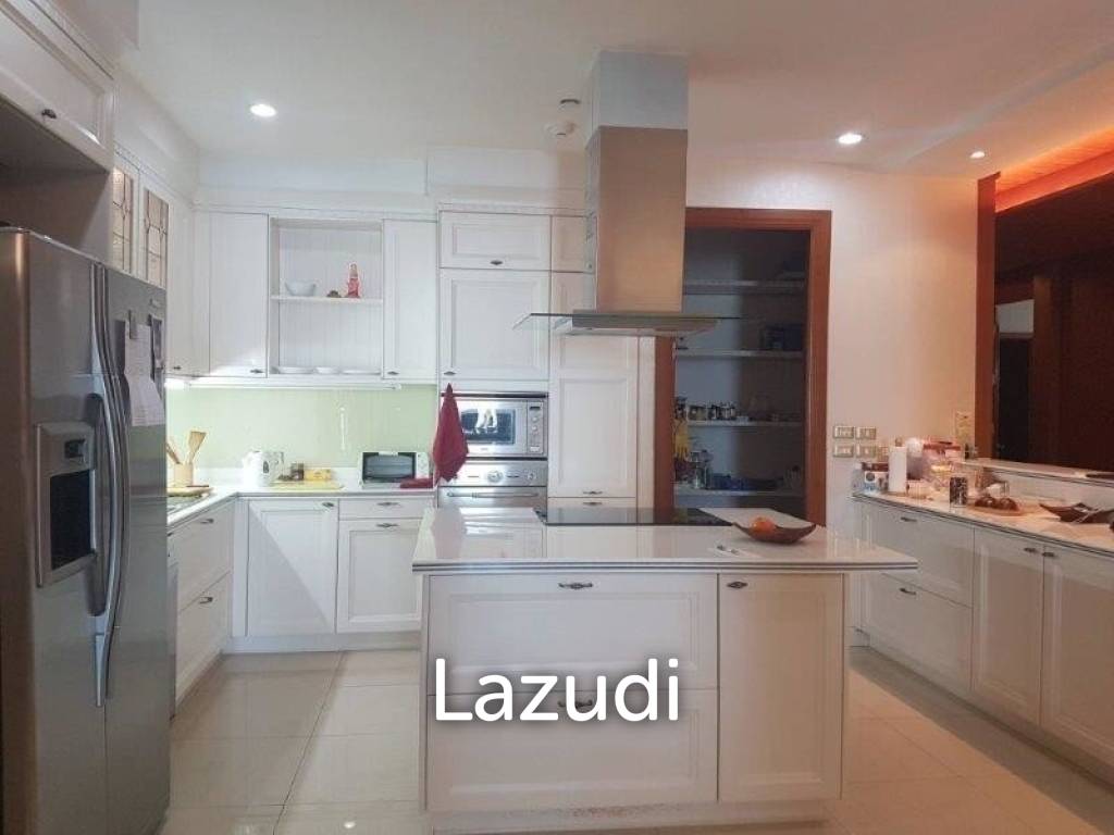 3 Bed 215 SQ.M. Sky Villas Sathorn