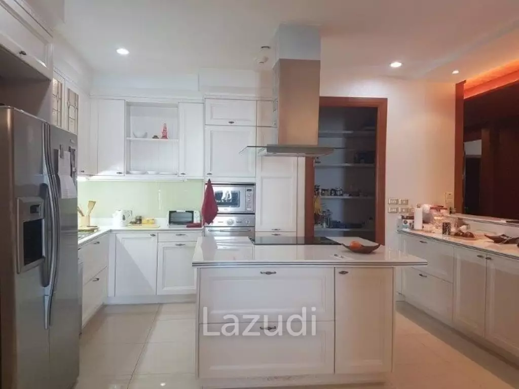 3 Bed 215 SQ.M. Sky Villas Sathorn