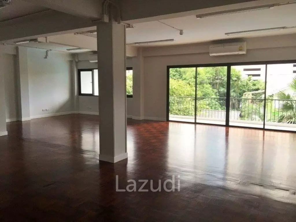 Asok Court / Office For Rent / 0 Bedroom / 90 SQM / BTS Asok / Bangkok