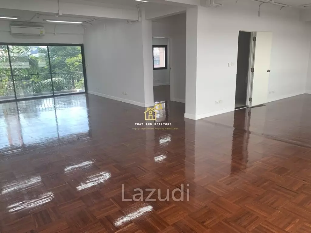 Asok Court / Office For Rent / 0 Bedroom / 90 SQM / BTS Asok / Bangkok