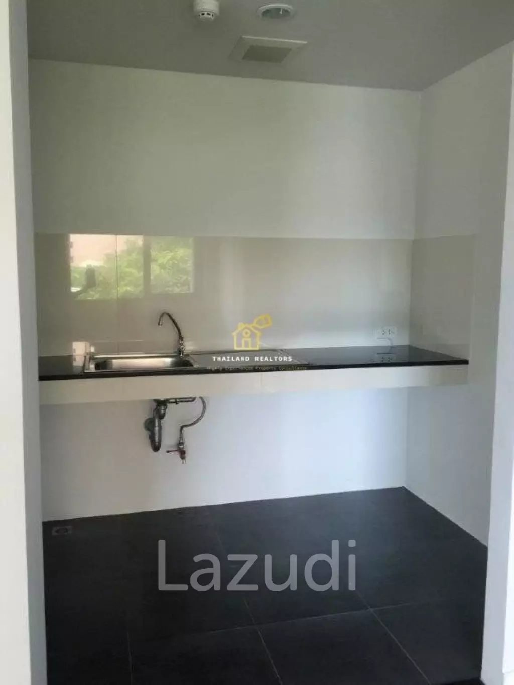 Asok Court / Office For Rent / 0 Bedroom / 90 SQM / BTS Asok / Bangkok
