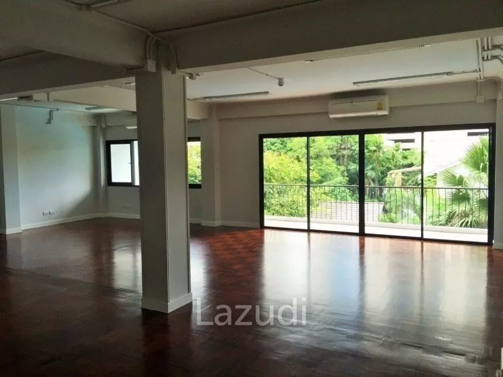 Asok Court / Office For Rent / 0 Bedroom / 90 SQM / BTS Asok / Bangkok