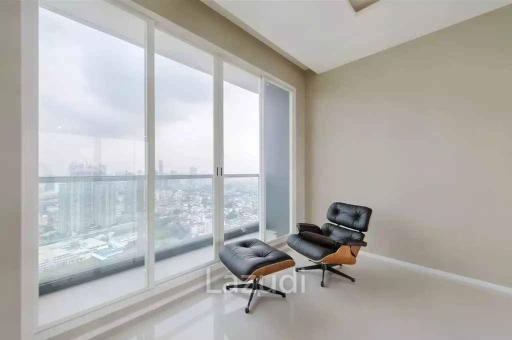 3 Bed 2 Bath 121 SQ.M Menam Residences