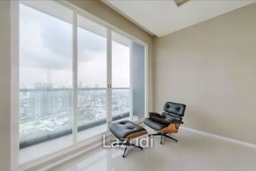 3 Bed 2 Bath 121 SQ.M Menam Residences