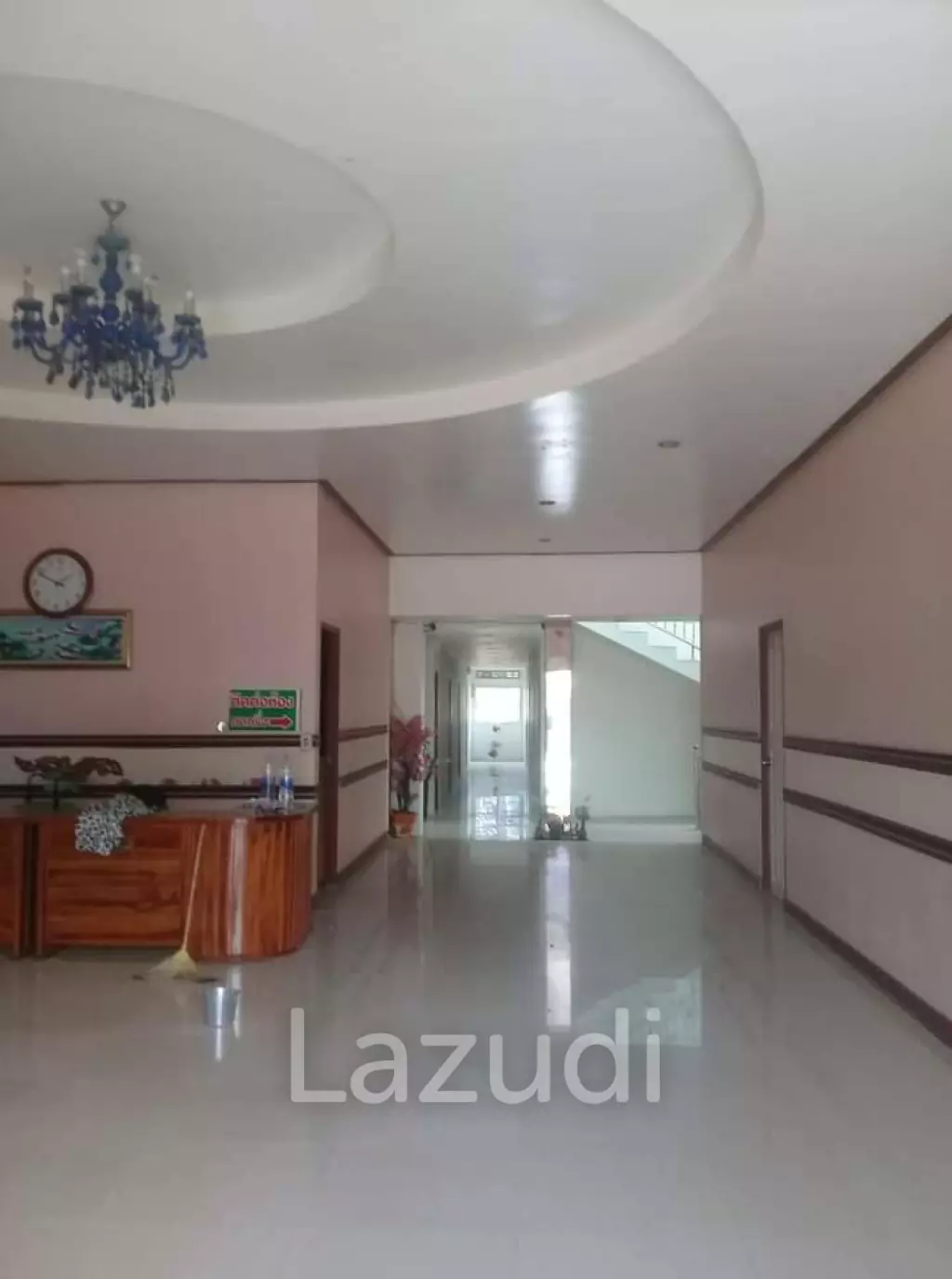 19 rooms, Resort in town for sale