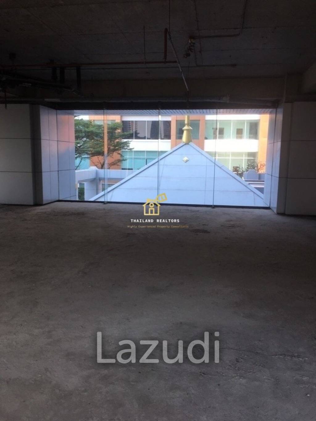 Commercial Space / Commercial Space For Rent / null Bedroom / 713 SQM / BTS Saphan Taksin / Bangkok