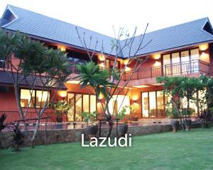 THE UNIQUE HOUSE + THE ONE VILLA