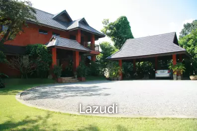 THE UNIQUE HOUSE + THE ONE VILLA