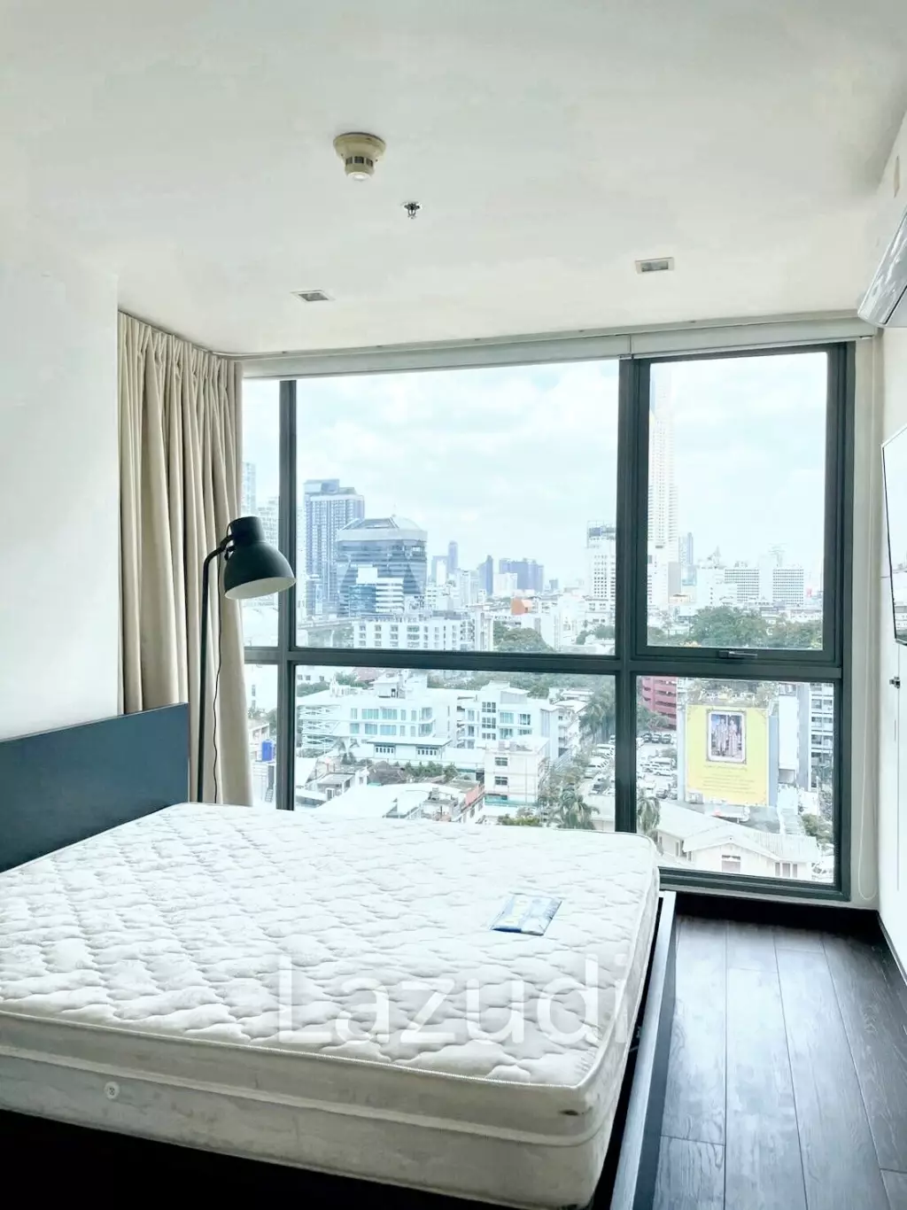 1 Bedroom 1 Bathroom 63 SQ.M Ideo Q Phayathai