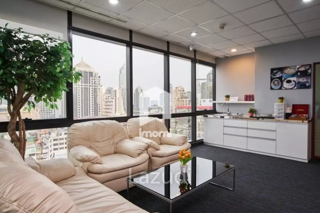 President Place / Office For Rent / null Bedroom / 20 SQM / BTS Chit Lom / Bangkok