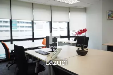 President Place / Office For Rent / null Bedroom / 25 SQM / BTS Chit Lom / Bangkok