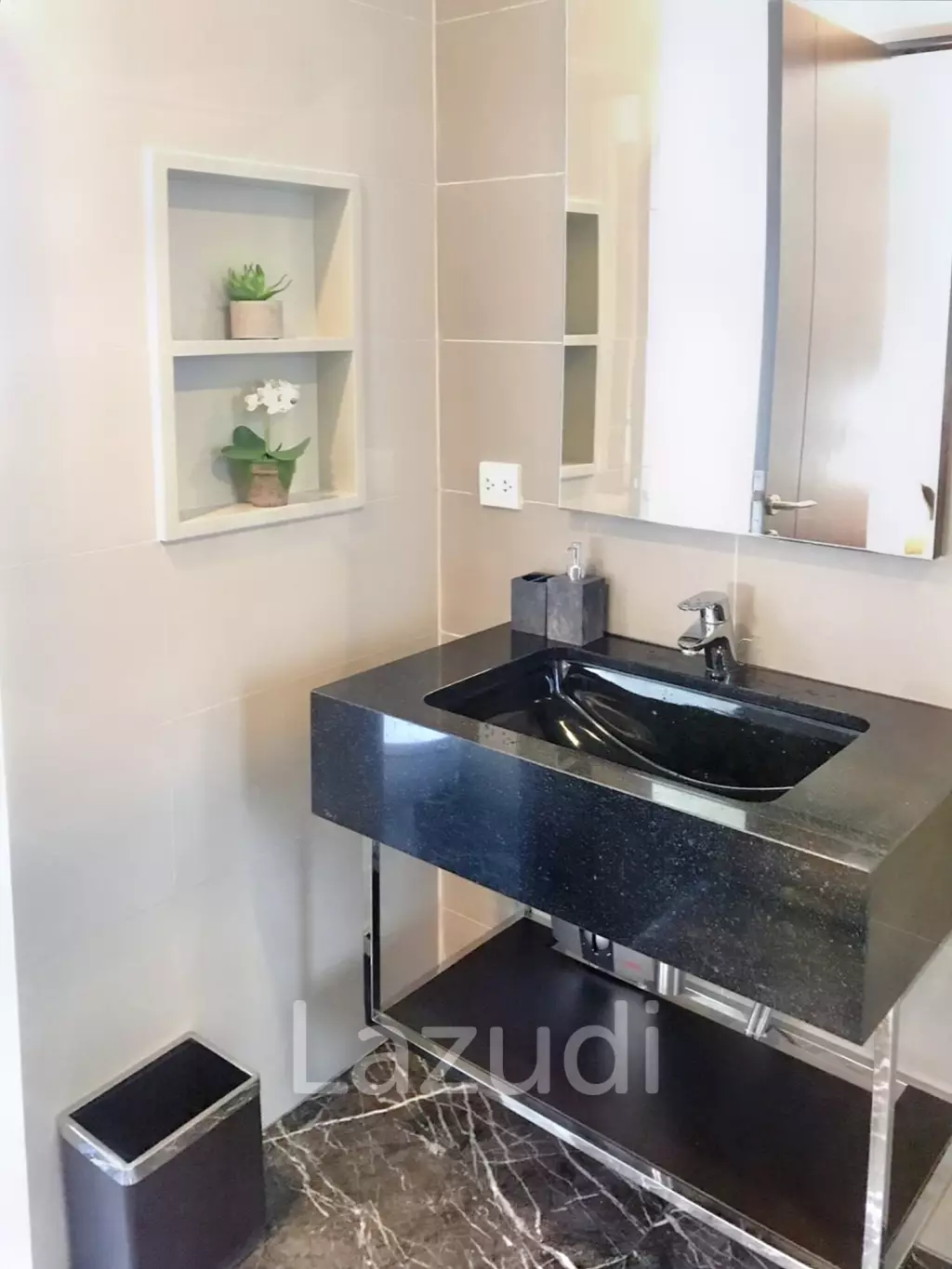 1 Bed 1 Bath 43 SQ.M Edge Sukhumvit 23