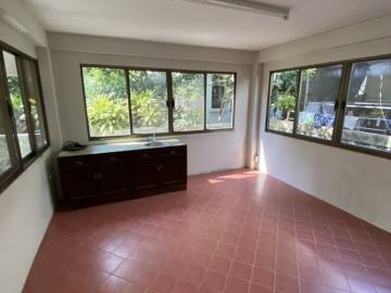 Detached House / Detached House For Rent / 3 Bedroom / 183 SQM / BTS Punnawithi / Bangkok