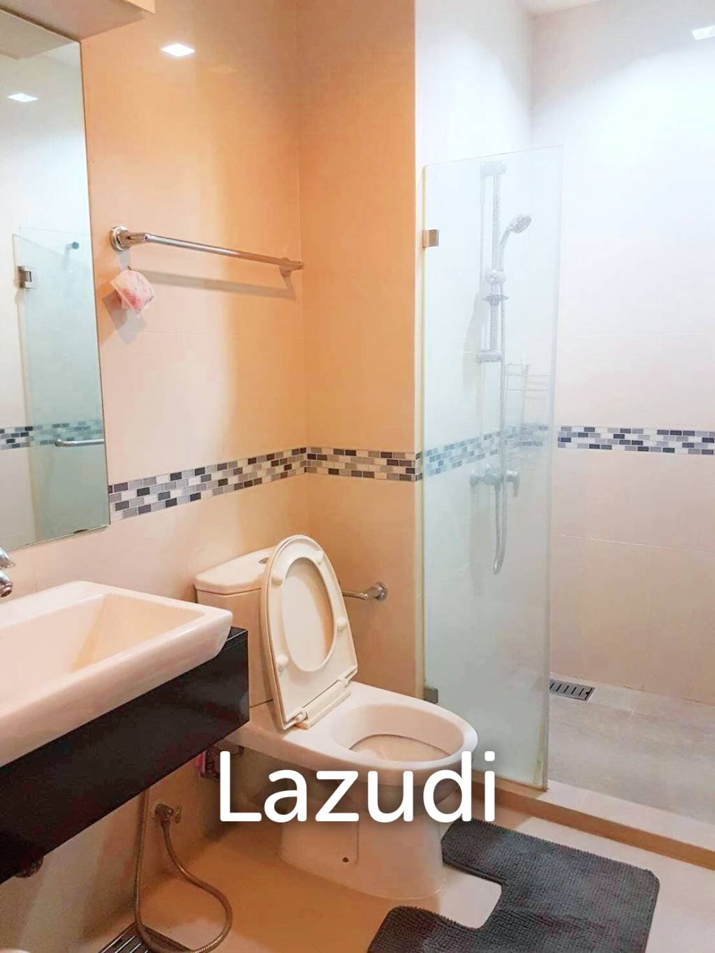 2 Bed 2 Bath 70 SQ.M Ideo Q Phayathai