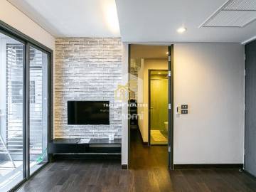 The Lumpini 24 / Condo For Sale / 1 Bedroom / 38 SQM / BTS Phrom Phong / Bangkok
