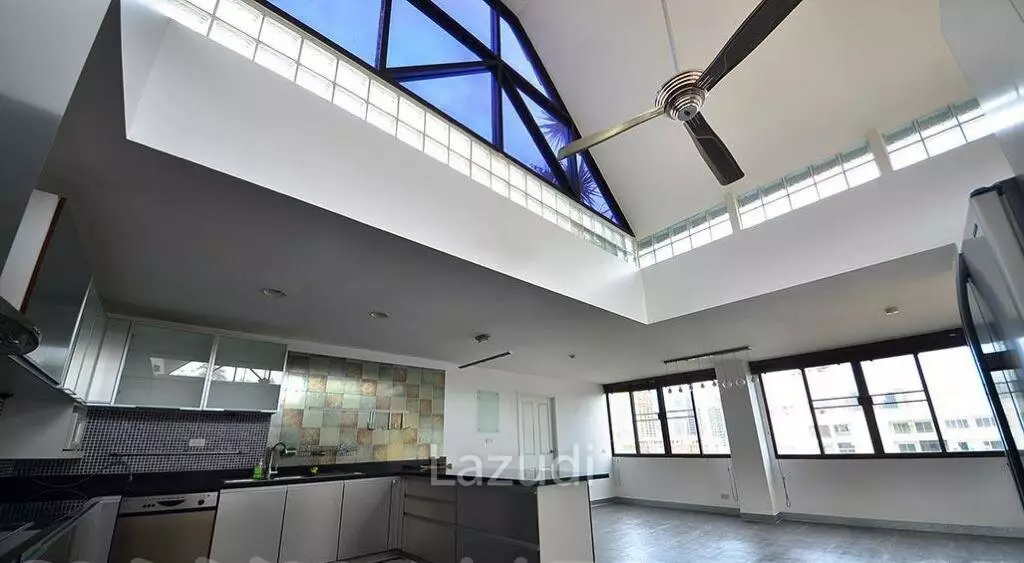 3 Bed 4 Bath 273 SQ.M Prime Mansion Promsri