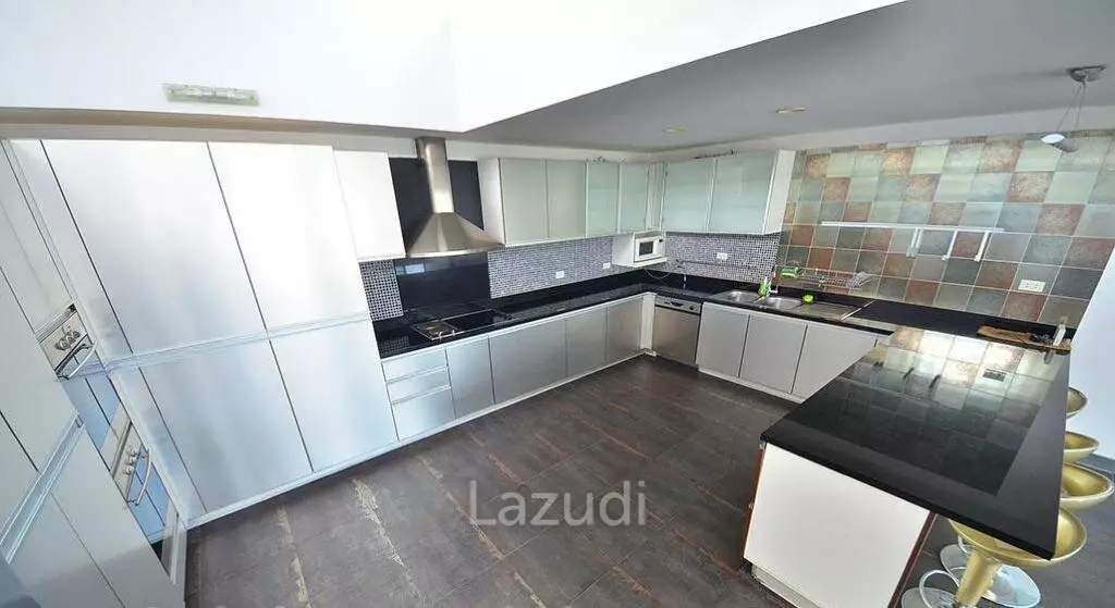 3 Bed 4 Bath 273 SQ.M Prime Mansion Promsri